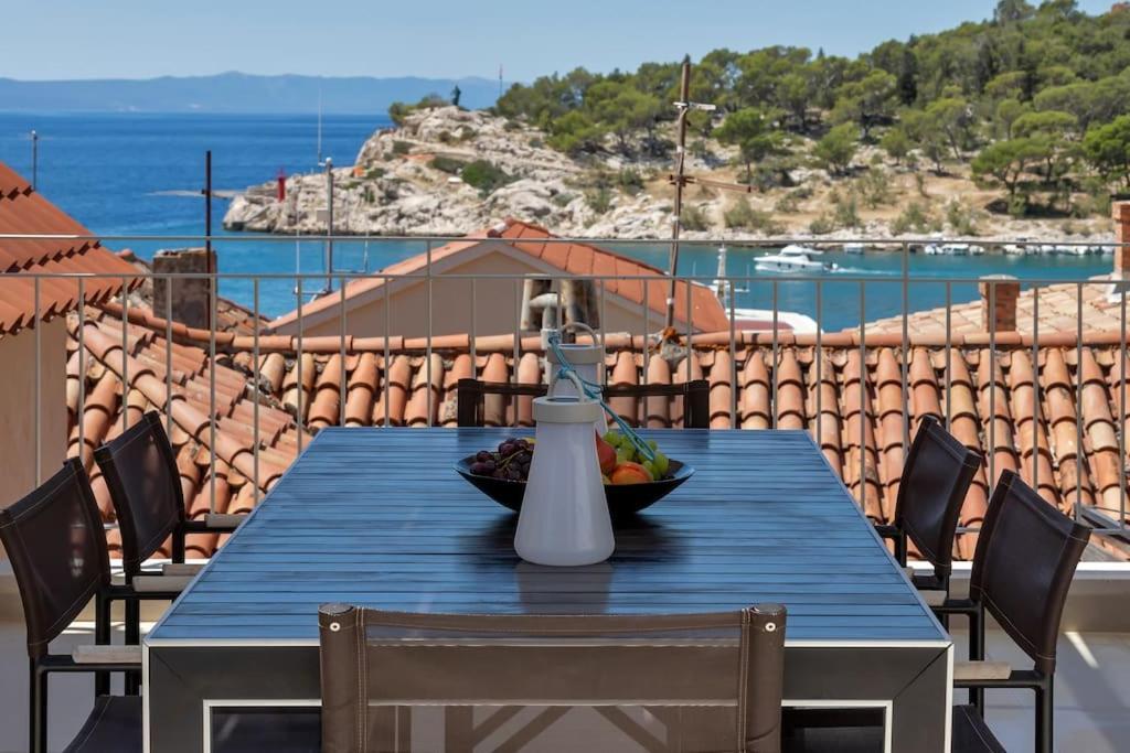 The Square Makarska, Lux App In The Heart Of The City Екстер'єр фото