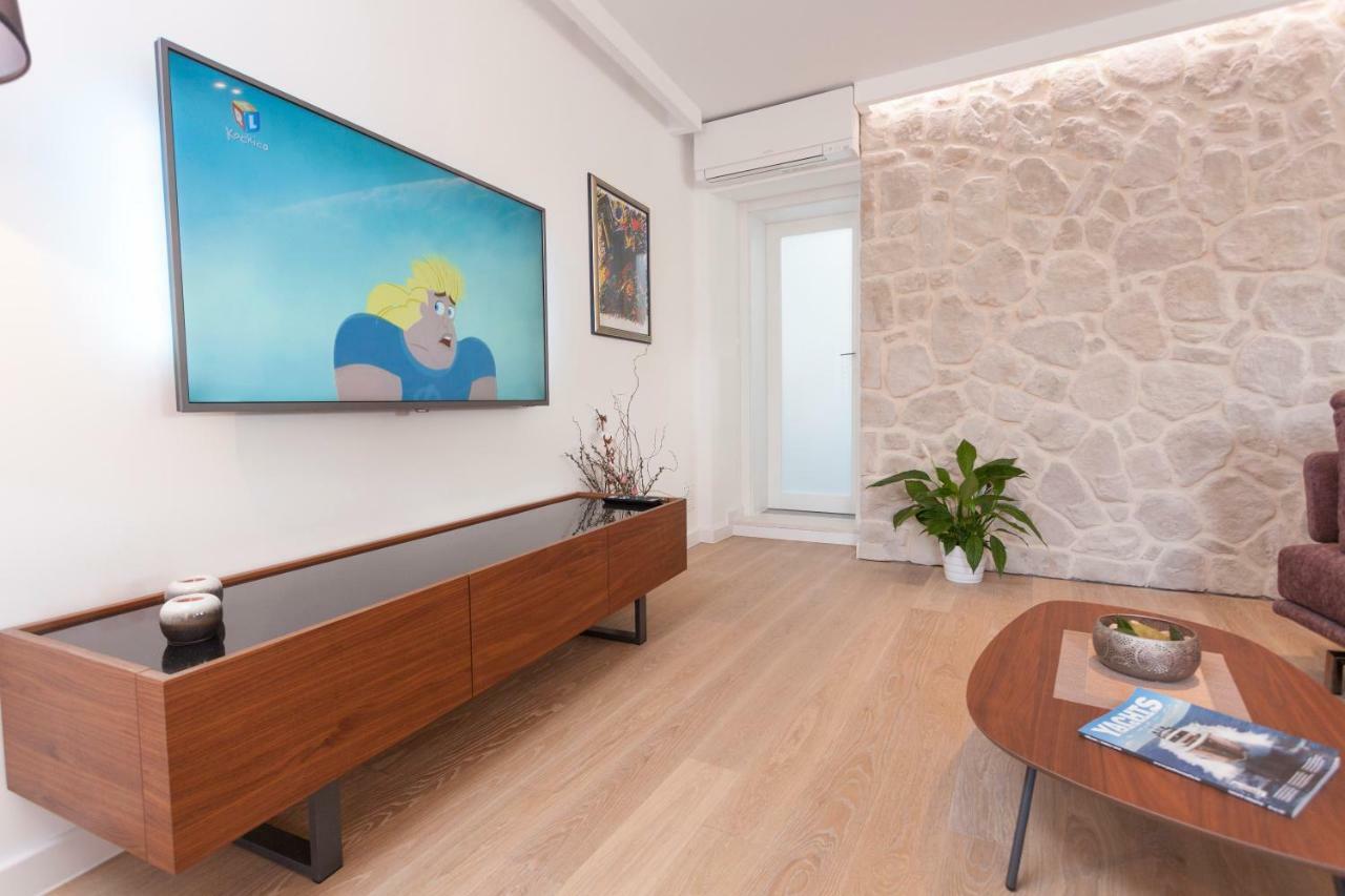 The Square Makarska, Lux App In The Heart Of The City Екстер'єр фото
