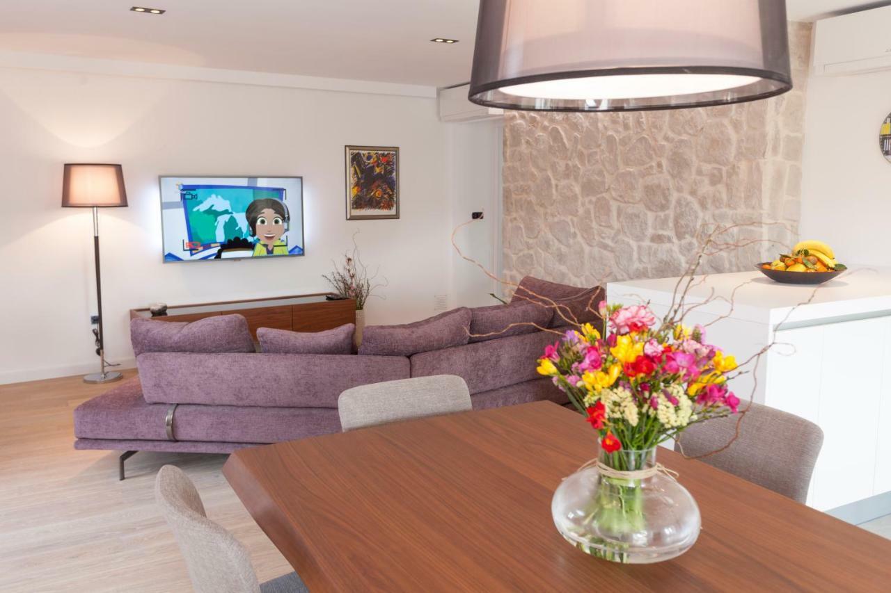 The Square Makarska, Lux App In The Heart Of The City Екстер'єр фото